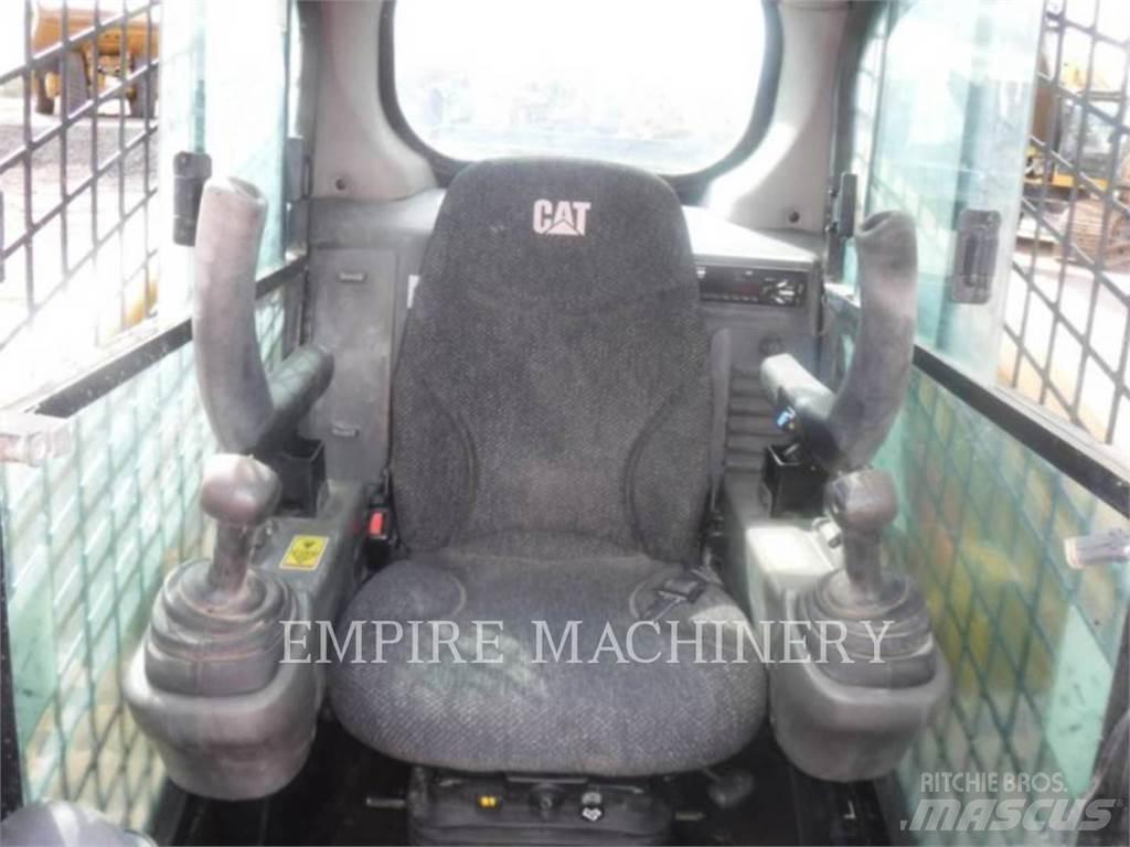 CAT 279D Skid steer mini utovarivači