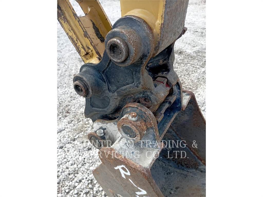 CAT 301.8-05 Bageri guseničari