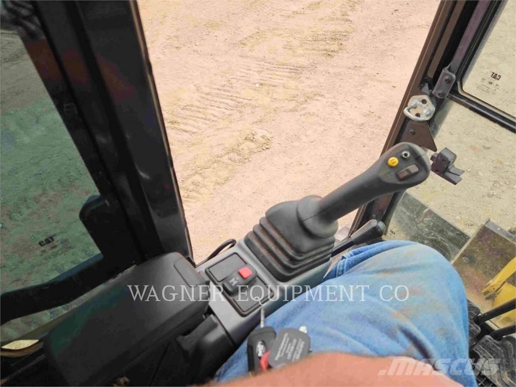 CAT 301.805 Bageri guseničari