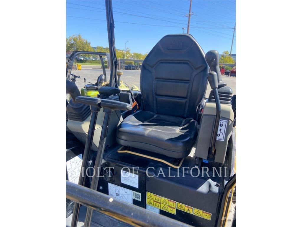 CAT 302 Bageri guseničari