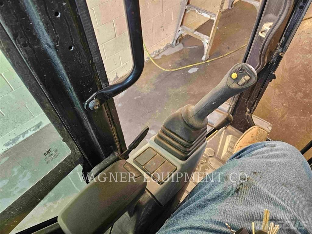 CAT 30807CR Bageri guseničari