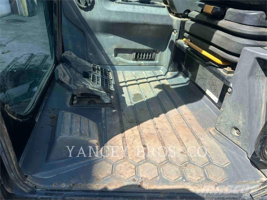 CAT 310 Bageri guseničari