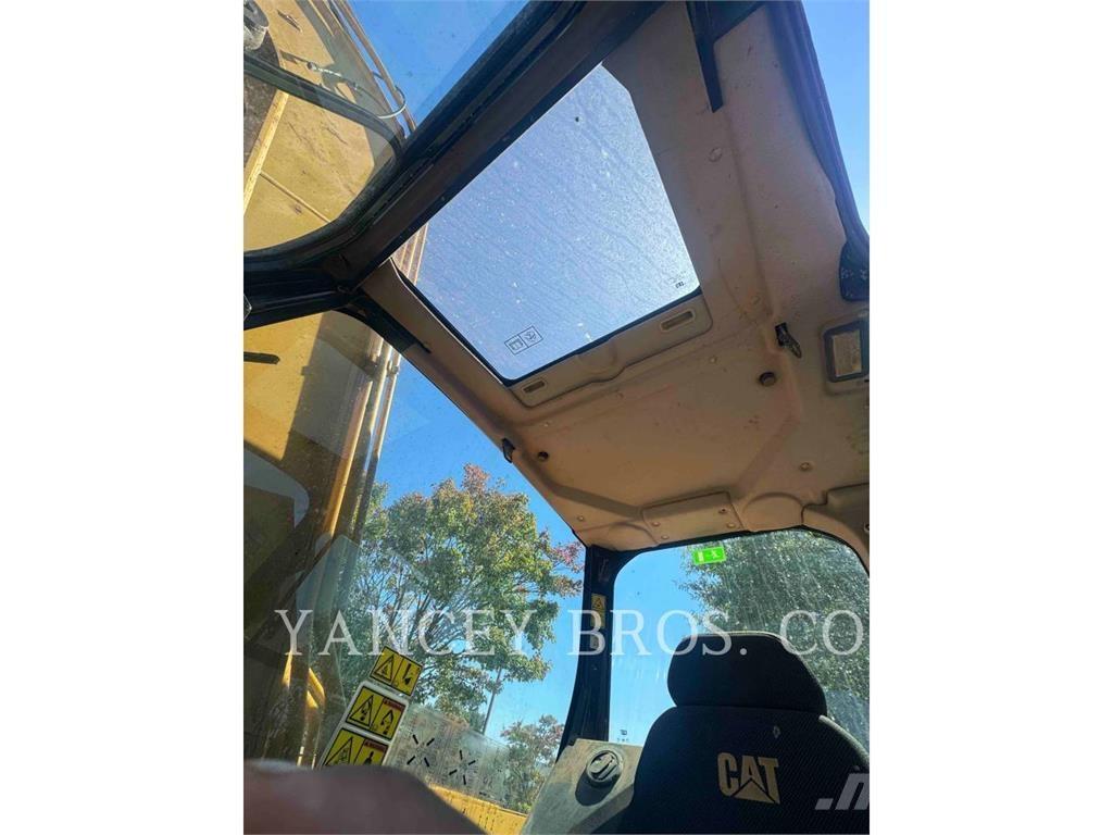 CAT 31007 Bageri guseničari