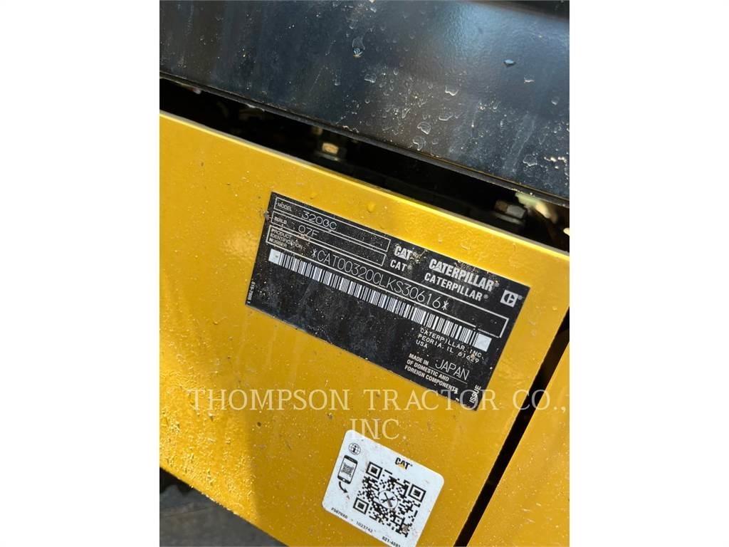 CAT 320-GC Bageri guseničari