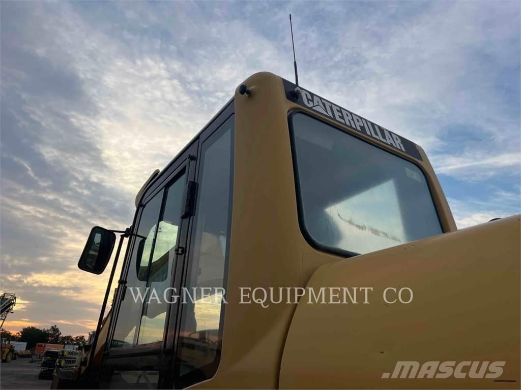 CAT 320CL Bageri guseničari