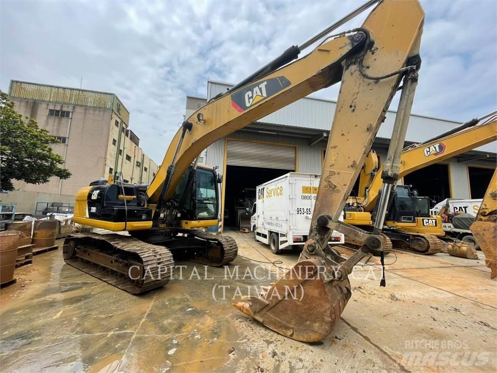 CAT 320D2 Bageri guseničari