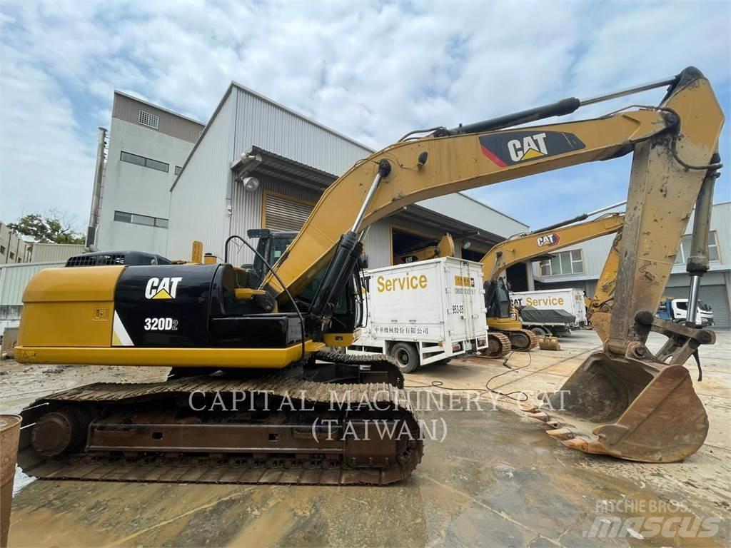 CAT 320D2 Bageri guseničari