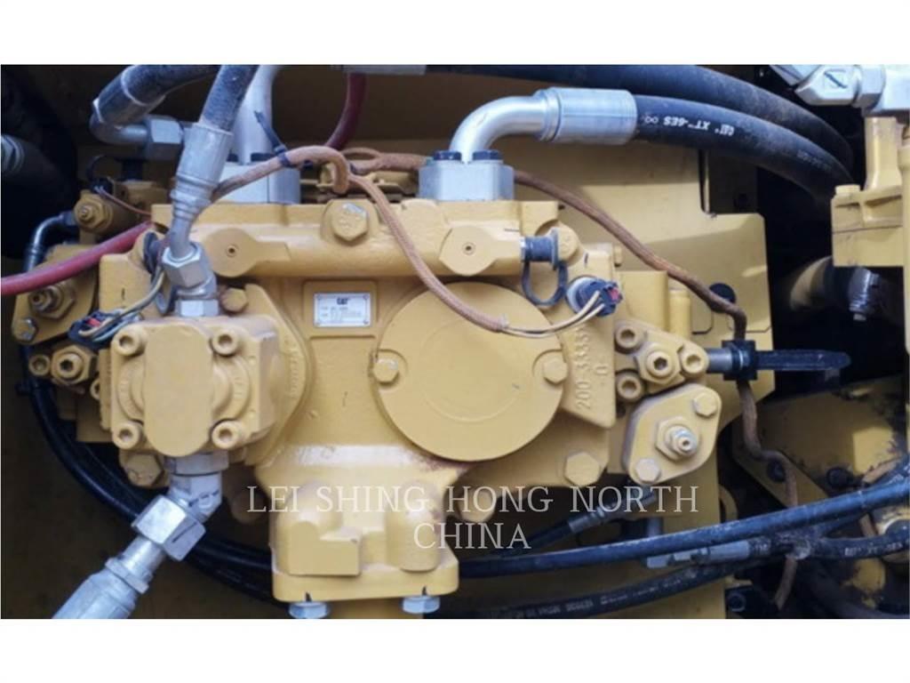 CAT 320D2 Bageri guseničari