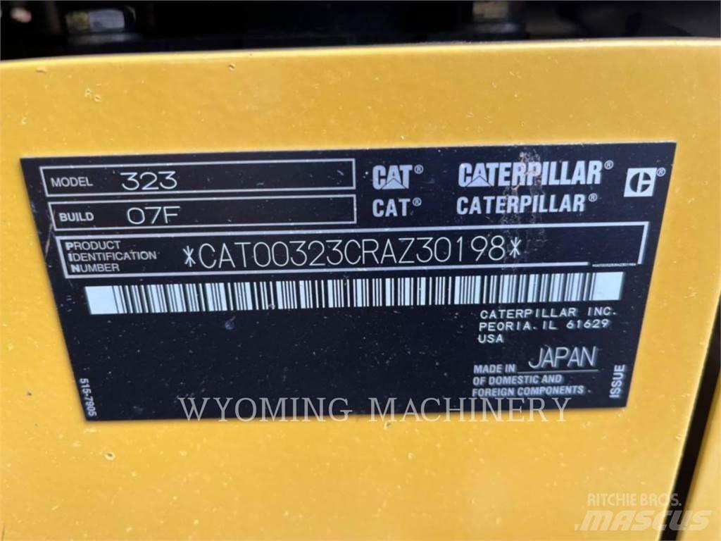 CAT 323 Bageri guseničari