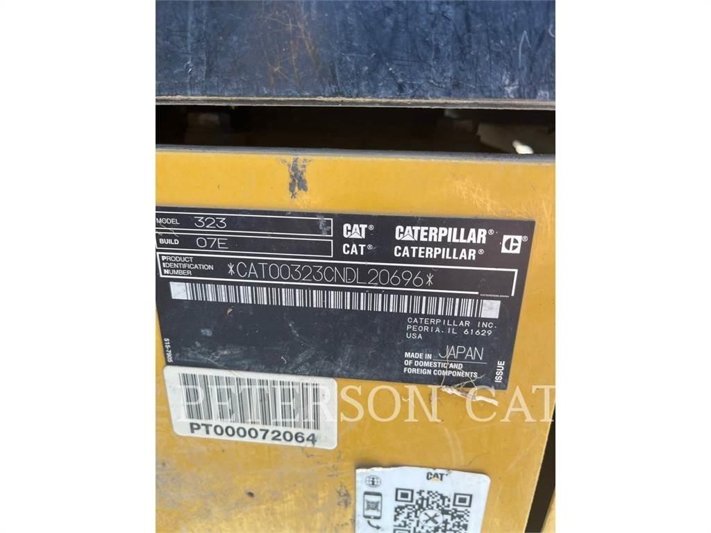 CAT 323 Bageri guseničari