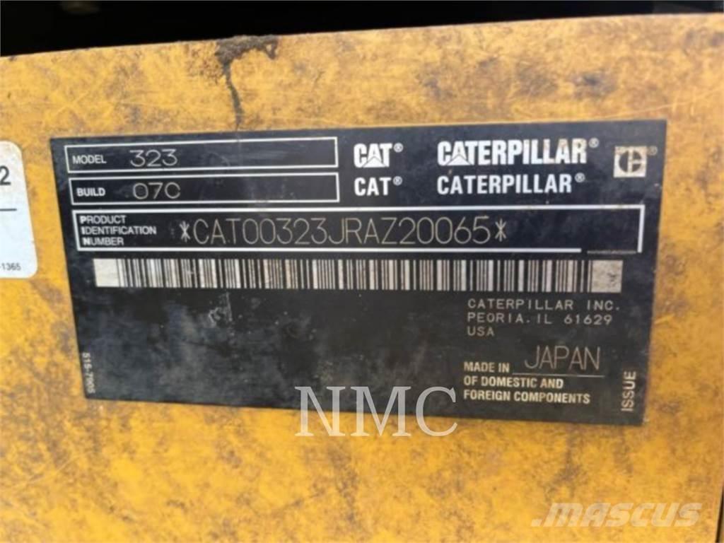 CAT 323 Bageri guseničari