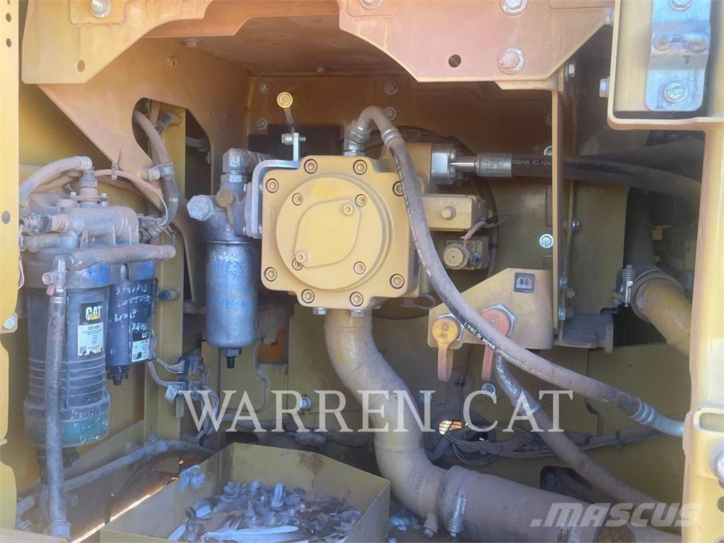 CAT 323 Bageri guseničari