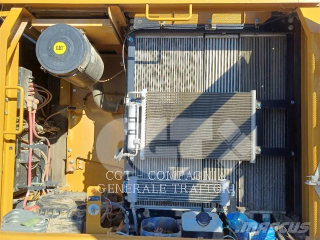 CAT 323F SA Bageri guseničari