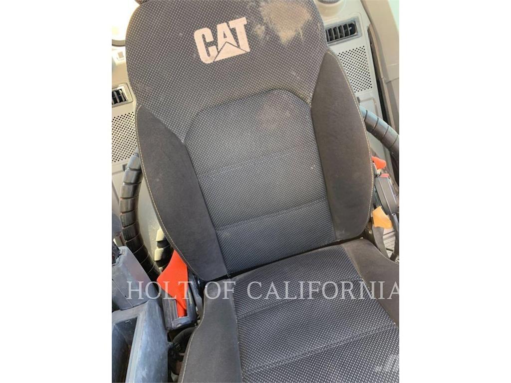 CAT 325 2D Bageri guseničari