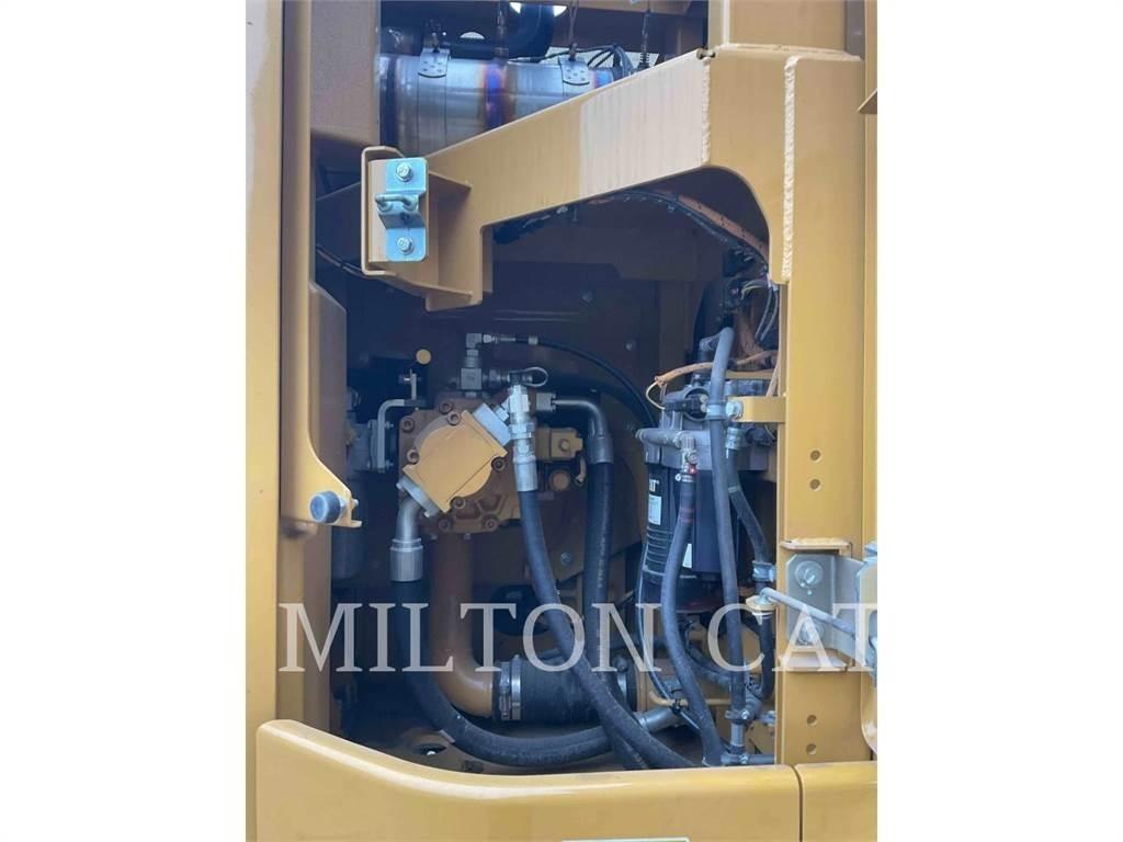 CAT 32507 Bageri guseničari