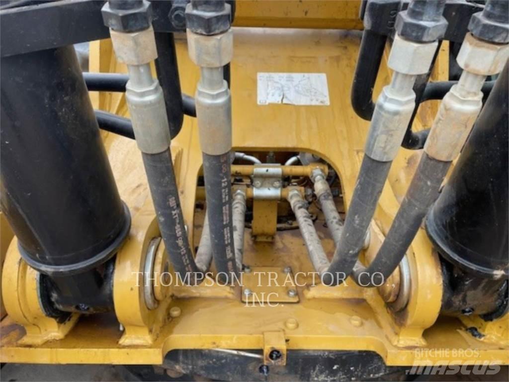 CAT 326 Bageri guseničari