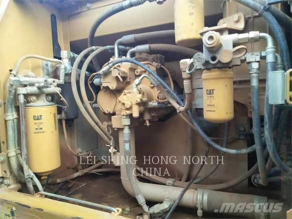 CAT 326D2L Bageri guseničari