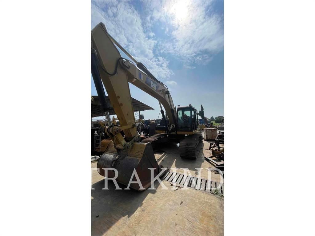 CAT 330D2L Bageri guseničari