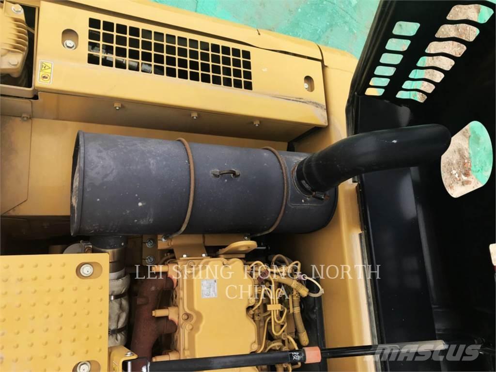 CAT 330D2L Bageri guseničari