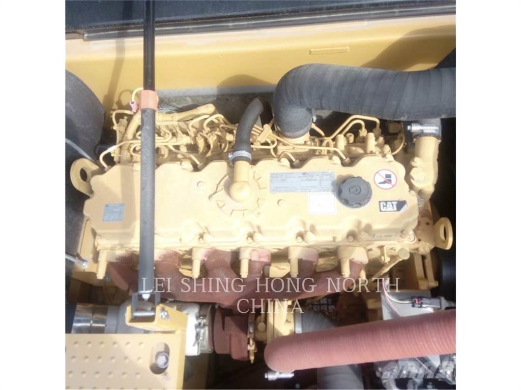 CAT 330D2L Bageri guseničari