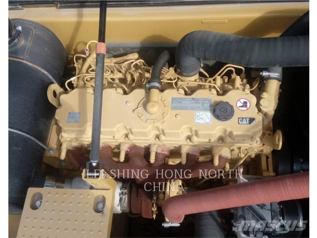 CAT 330D2L Bageri guseničari