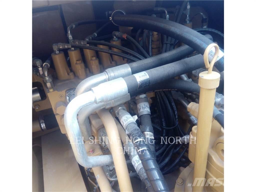 CAT 330D2L Bageri guseničari