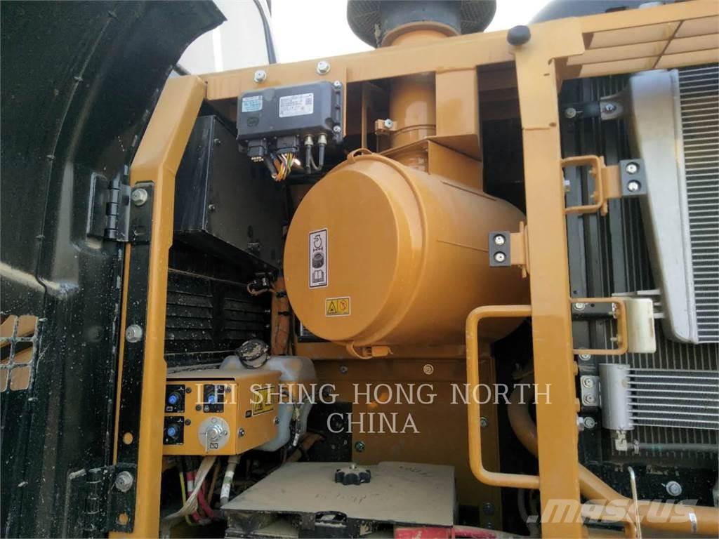 CAT 330D2L Bageri guseničari