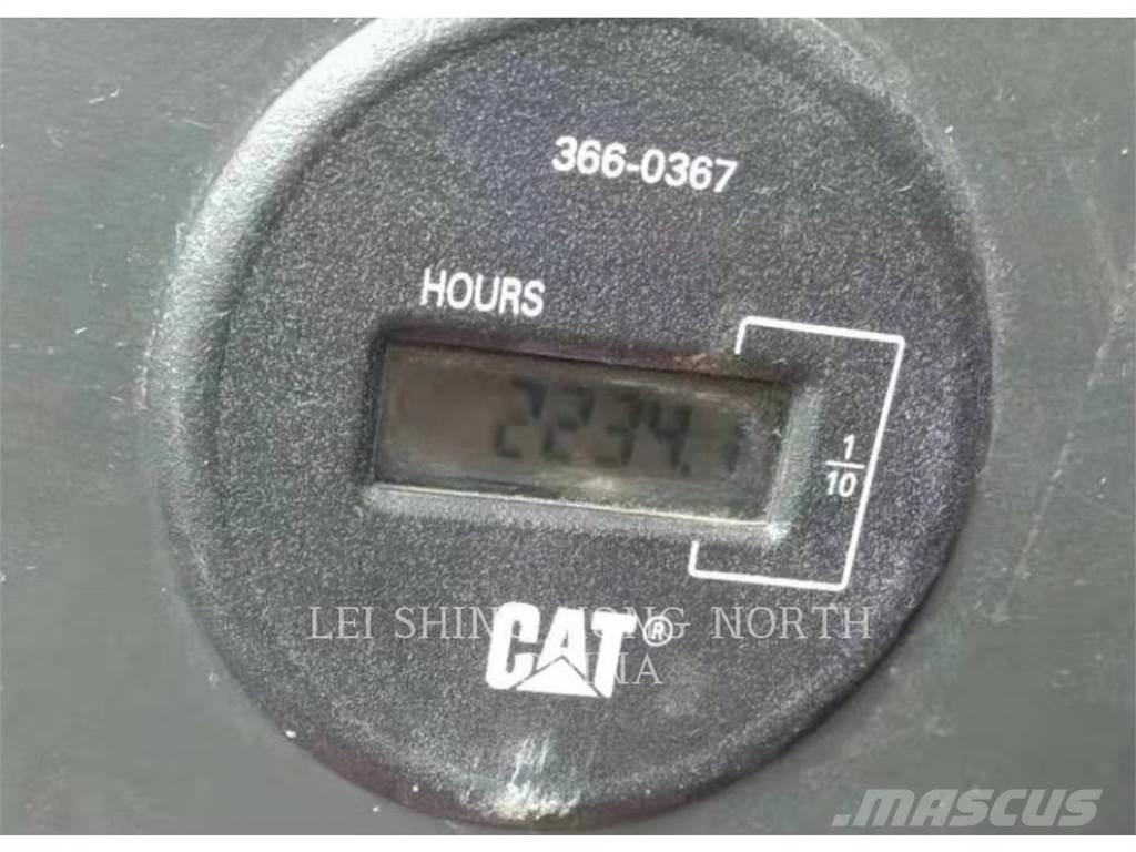 CAT 330D2L Bageri guseničari