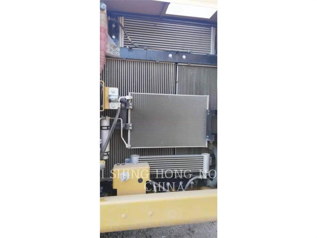 CAT 330D2L Bageri guseničari