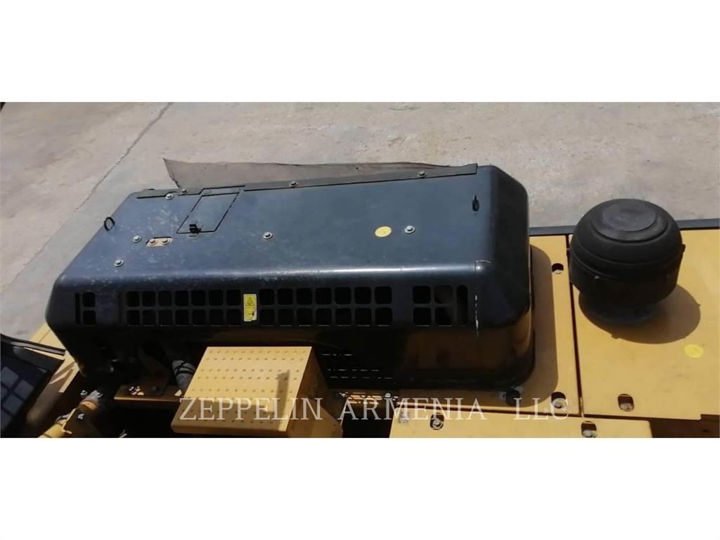 CAT 336D2L Bageri guseničari
