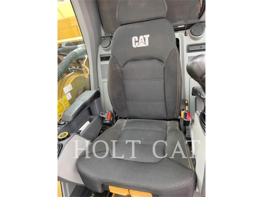CAT 352 11 TC Bageri guseničari