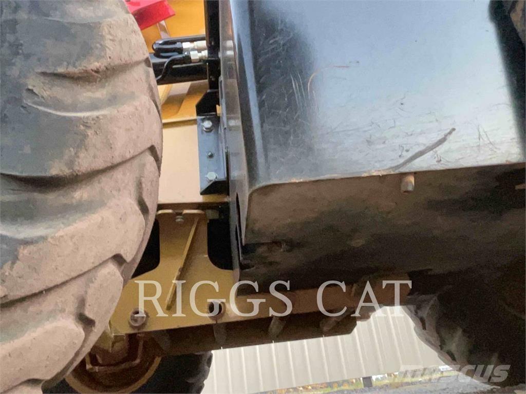 CAT 420 4AEM Rovokopači