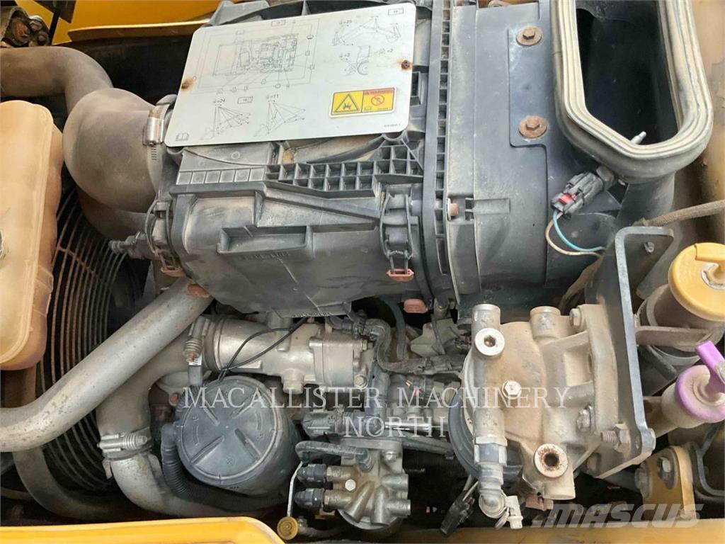 CAT 420F A Rovokopači