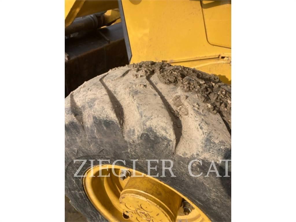 CAT 420F2 Rovokopači