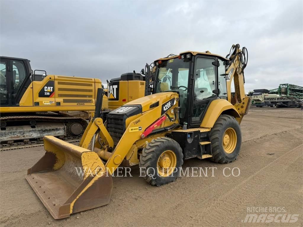 CAT 420F2 4WDE Rovokopači