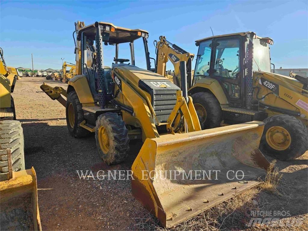 CAT 420F2 4WDS Rovokopači