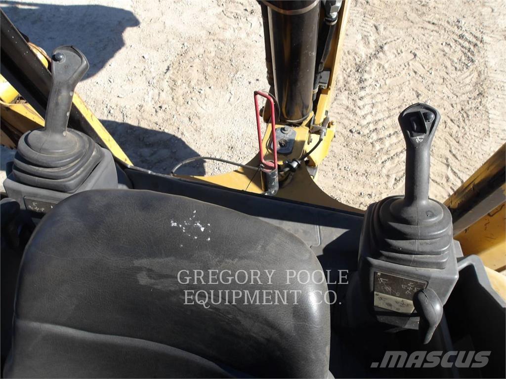 CAT 420F2IT Rovokopači