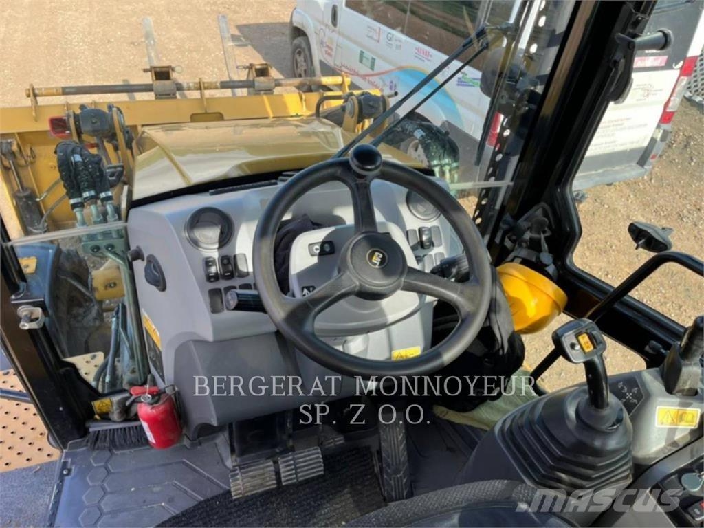 CAT 432F2 Rovokopači