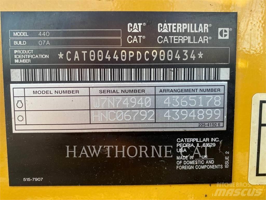 CAT 440 Rovokopači