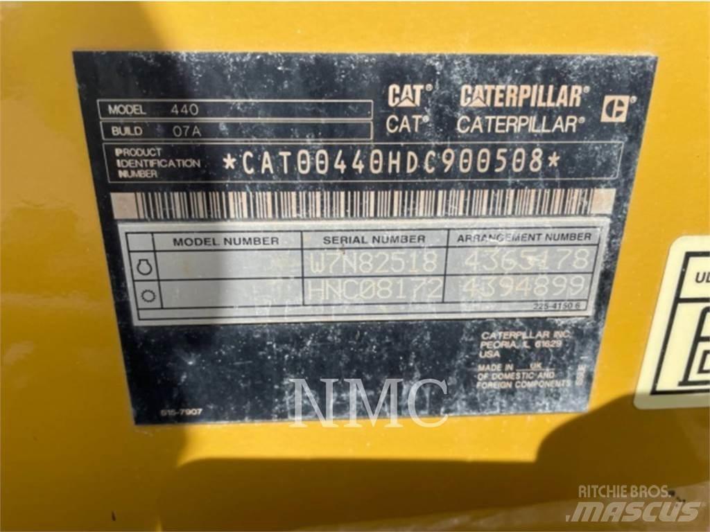 CAT 440 Rovokopači