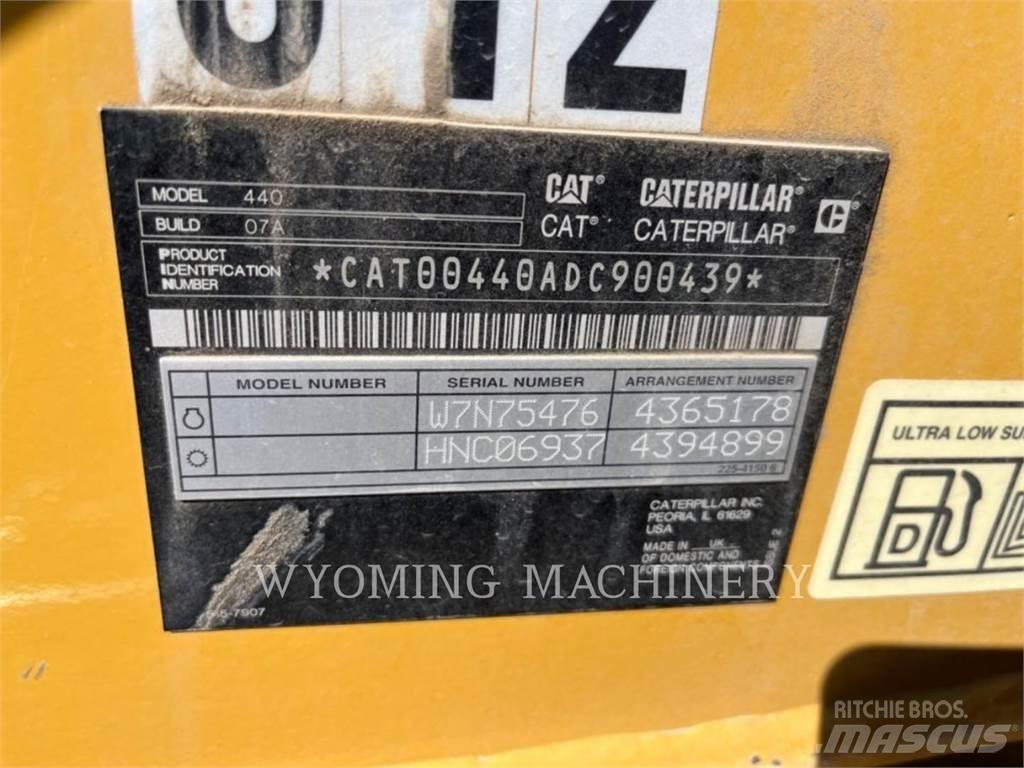 CAT 440 Rovokopači