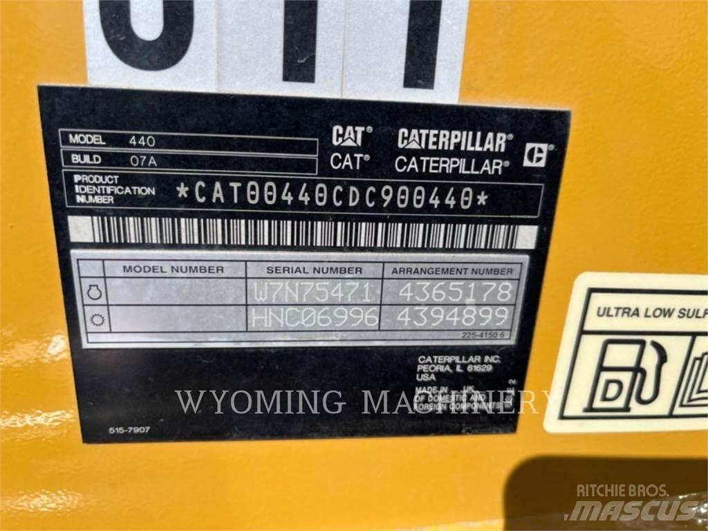CAT 440 Rovokopači