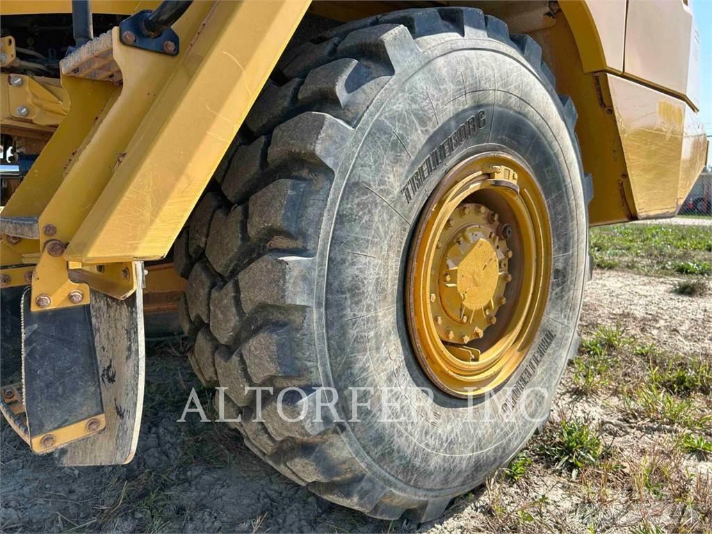 CAT 725C2 Zglobni damperi