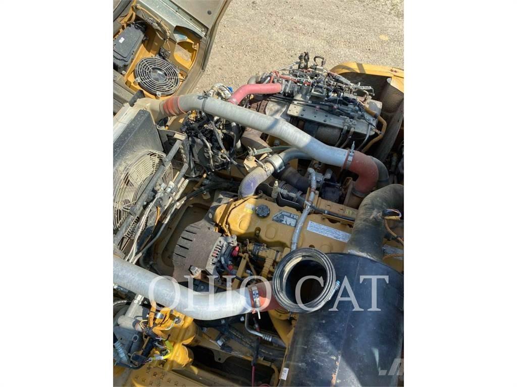 CAT 725C2 Zglobni damperi