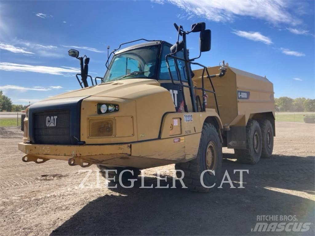 CAT 725CWT Kamioni cisterne