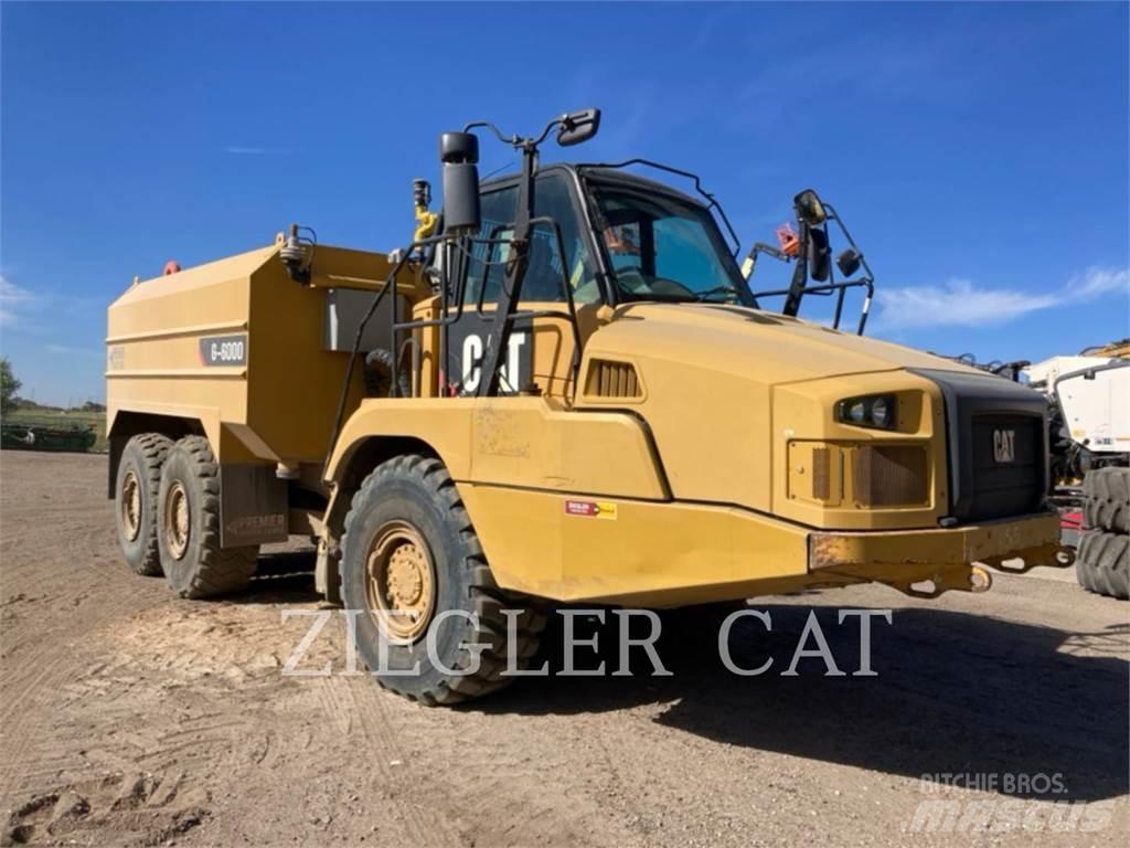 CAT 725CWT Kamioni cisterne