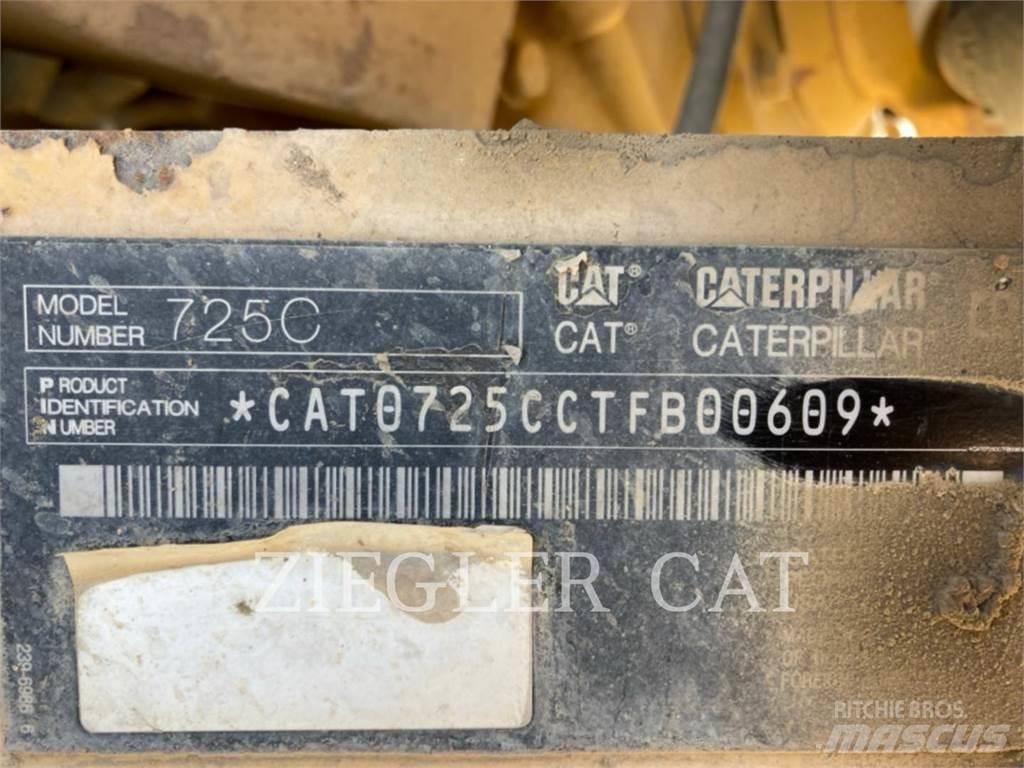 CAT 725CWT Kamioni cisterne