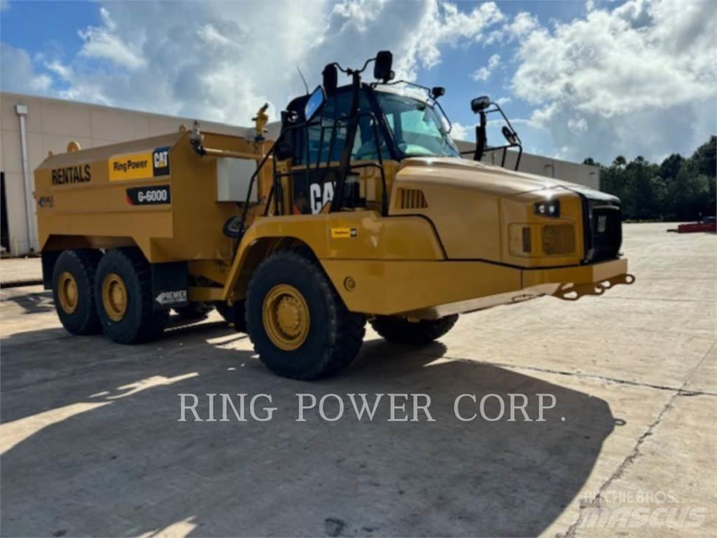 CAT 725CWW Kamioni cisterne
