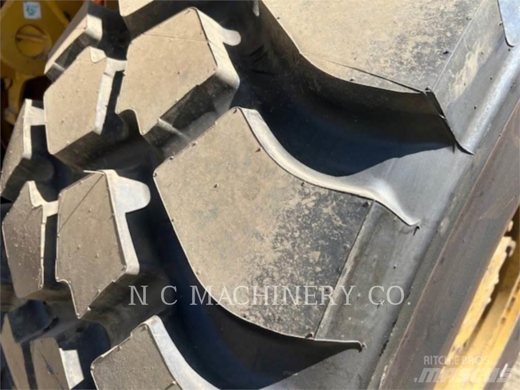 CAT 735 Zglobni damperi