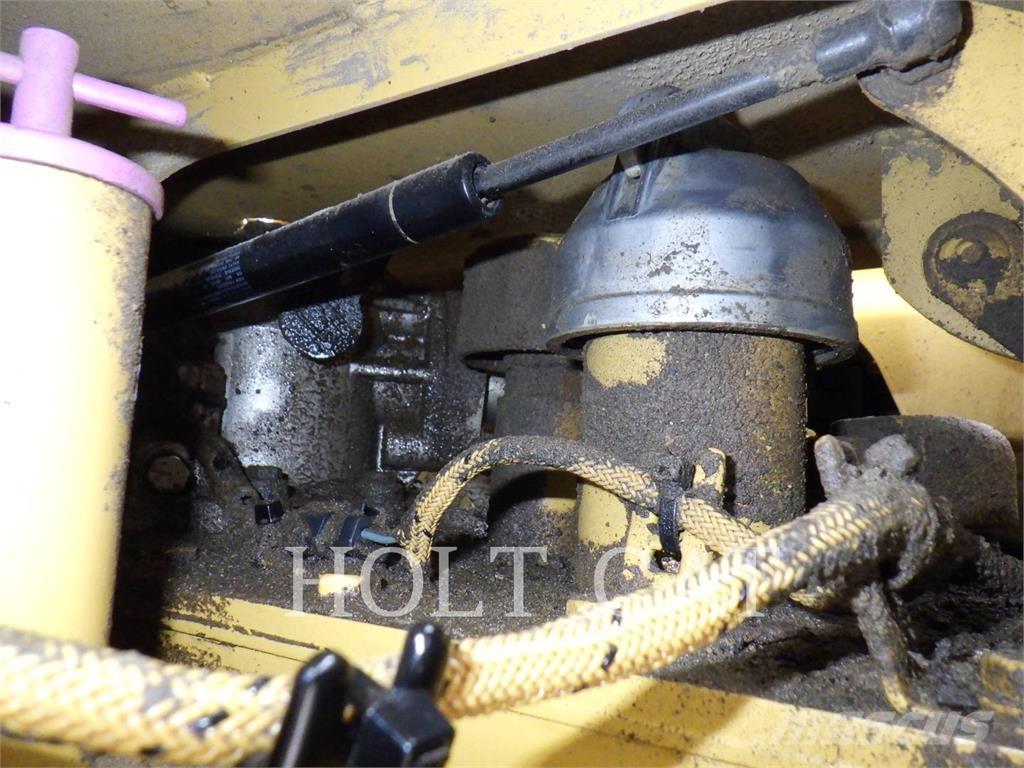 CAT 735 Zglobni damperi